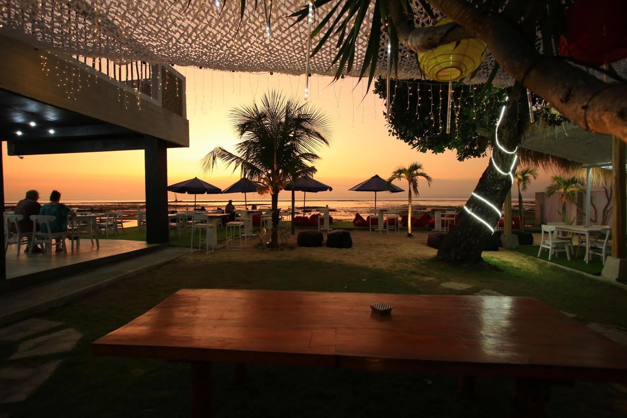 3 Monkeys Lembongan Studio Apartments Gym Recovery Centre Buitenkant foto